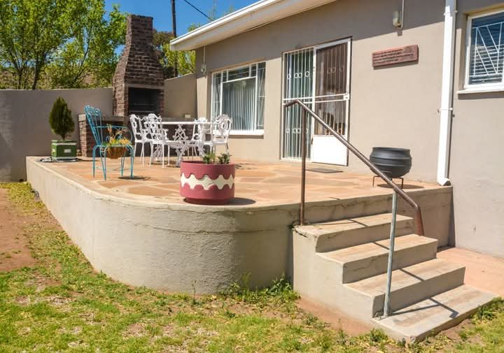 6 Bedroom Property for Sale in Colesberg Northern Cape